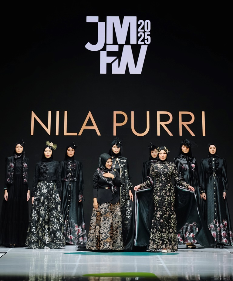 Nila Purri sukses memukau di JMFW. Dok. Ist