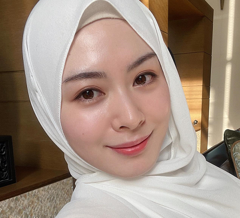 Intip Toner Favorit Ayana Moon untuk Wajah Glass Skin Look ala Wanita Korea