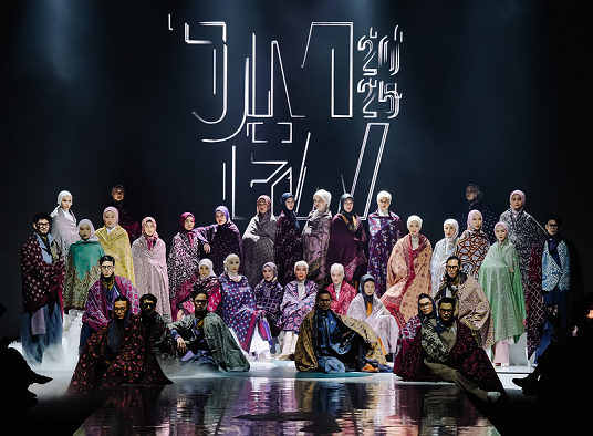 Penutupan JMFW 2025 dipersembahkan oleh Bank Indonesia (BI). (Foto: Dok. Istimewa)