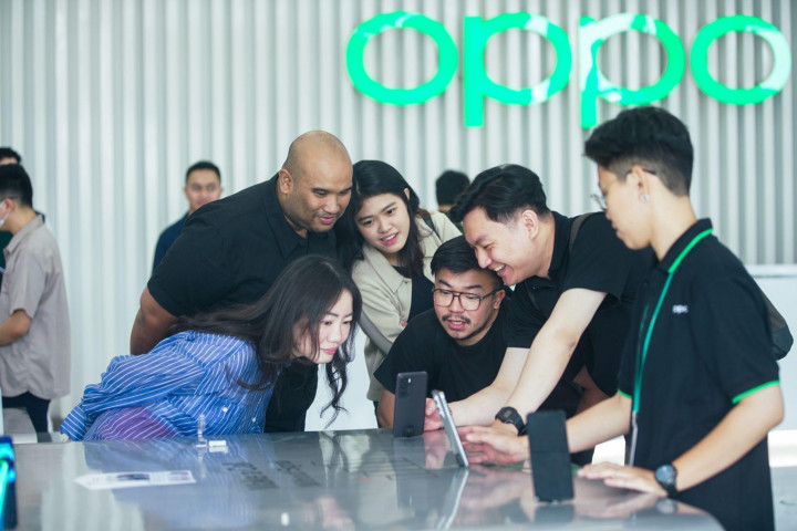Oppo Buka Pintu Pabrik untuk Kunjungan Partner