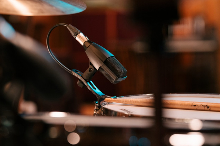 Sennheiser MD 421 Kompakt, Mikrofon Serbaguna Desain Ringkas