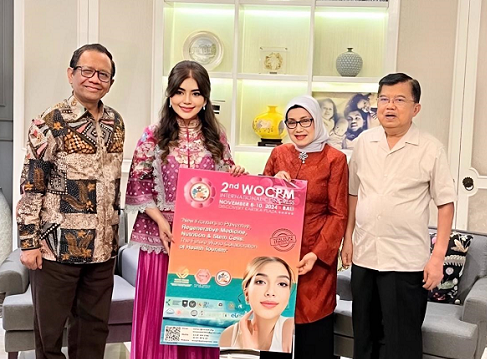 Ki-ka: Mahfud MD, Prof Deby Vinski, Mufidah Jusuf Kalla, dan Jusuf Kalla. (Foto: Dok. Istimewa)