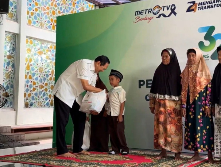 Adaro Energy-Metro TV Bagikan 1.500 Paket Sembako ke Yatim Piatu hingga Lansia