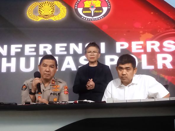 Juru bicara Detasemen Khusus (Densus) 88 Antiteror Polri Kombes Aswin Siregar (kanan). Medcom.id/Yona