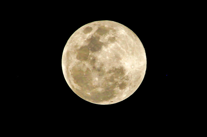 Foto Terpopuler: Fenomena Hunter Moon hingga Liam Payne Meninggal