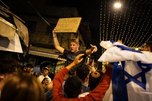 Rakyat Israel Rayakan Kematian Pemimpin Politik Hamas Yahya Sinwar