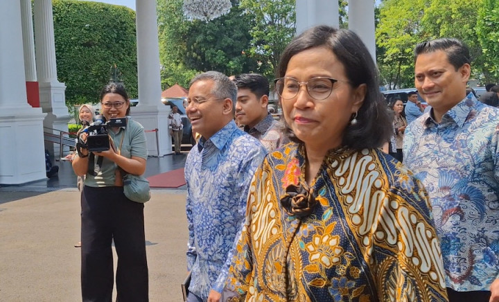 Seluruh Menteri hingga Kepala Lembaga Merapat ke Istana, Ada Apa?