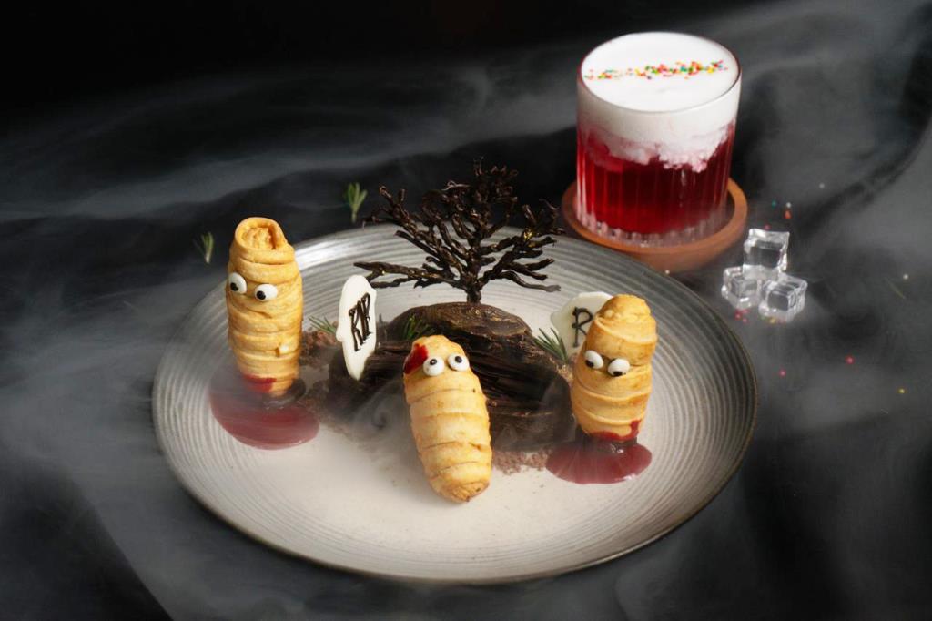 Swiss-Belresort Dago Heritage menampilkan menu-menu unik halloween. Dok. Ist