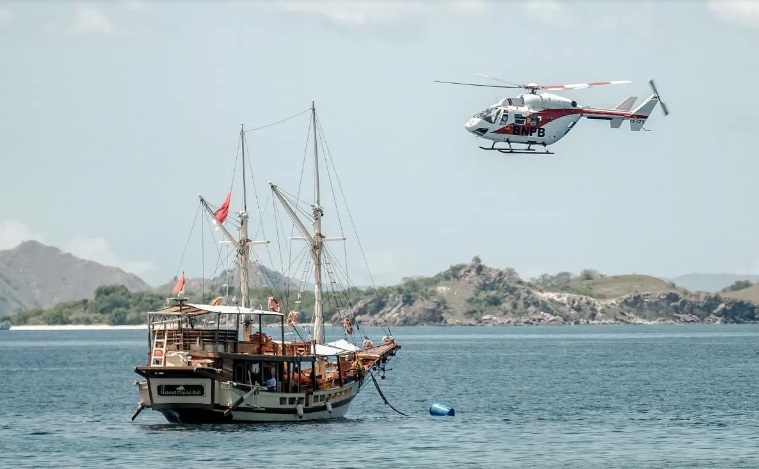 Peristiwa terbakarnya kapal phinisi Maheswari di Perairan Labuan Bajo. Ilustrasi Kemenparekraf