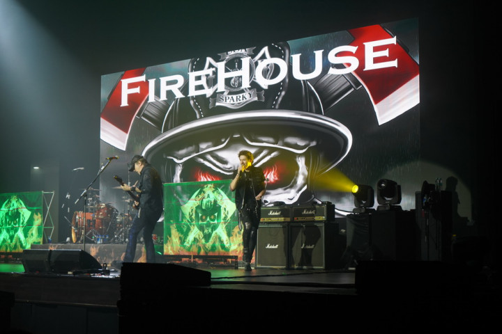 Konser di Jakarta, FireHouse Bawakan Lagu Khusus Kenang Mendiang CJ Snare