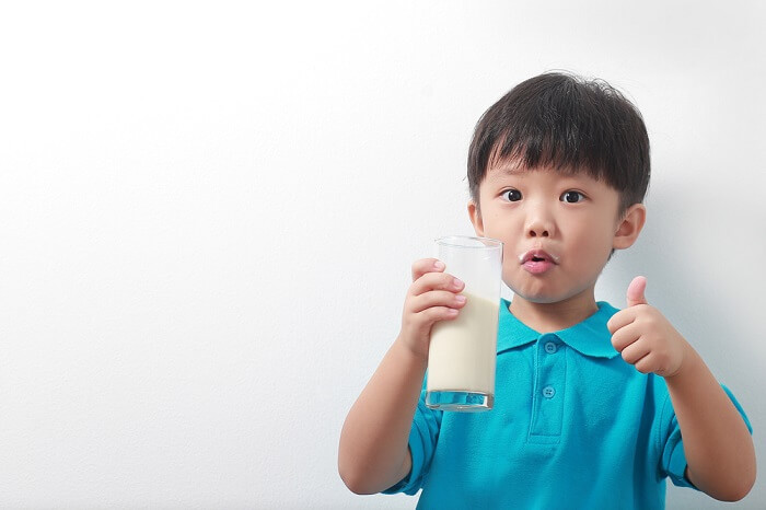 Selain untuk mencegah stunting pada masa pertumbuhan anak, kebaikan susu juga untuk usia dewasa hingga usia lanjut. Dok. FFI