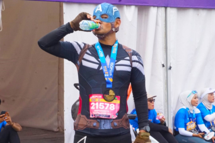 Captain America jadi Finisher Half Marathon ISOPLUS Run Surabaya 2024