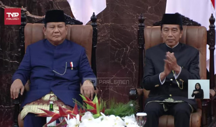 Momen Prabowo dan Jokowi Bertukar Tempat Duduk Usai Dilantik