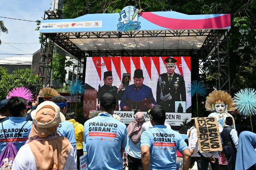 Antusiasme Warga Nonton Langsung Pelantikan Presiden dan Wakil Presiden