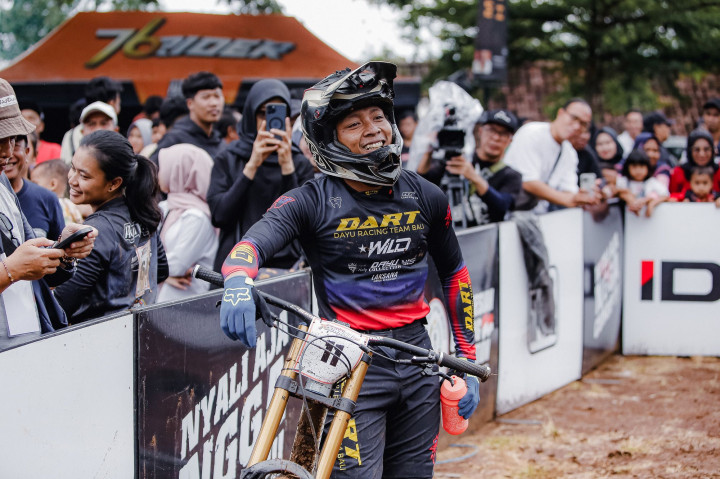 Rendy Varera dan Milatul Khaqimah Mendominasi Ternadi Bike Park di Tengah Cuaca Menantang