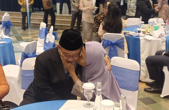 Resmi Jabat Mendikdasmen, Suara Abdul Mu'ti Bergetar Ceritakan Jasa Ibunya