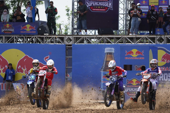 Seri Penutup Kratingdaeng Supercrosser 2024 Dirtwar Energy Siap Bergulir di Makassar