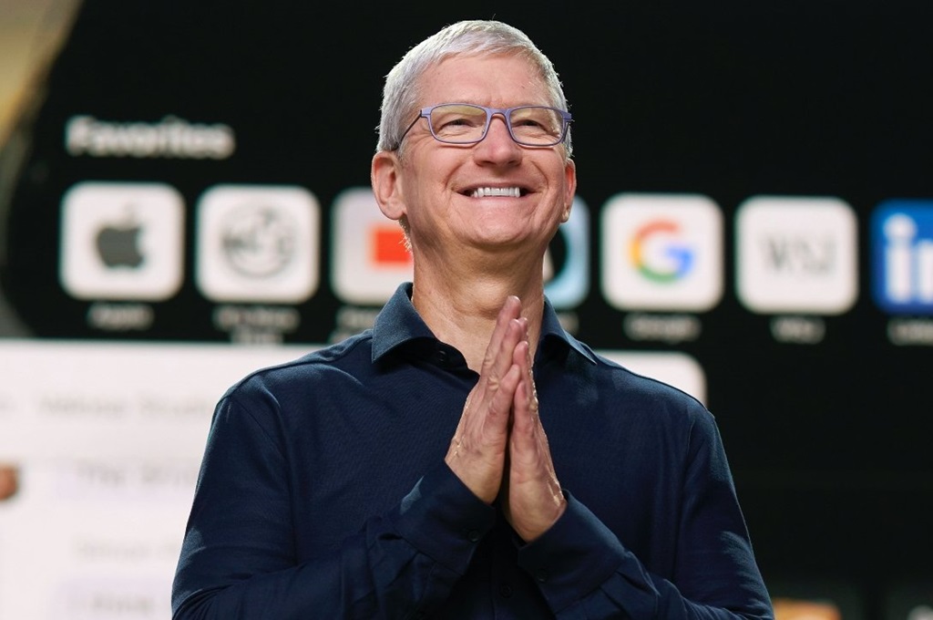 Sejumlah petinggi meninggalkan Apple memicu spekulasi bahwa Tim Cook akan menjadi petinggi selanjutnya yang meninggalkan perusahaan ini.