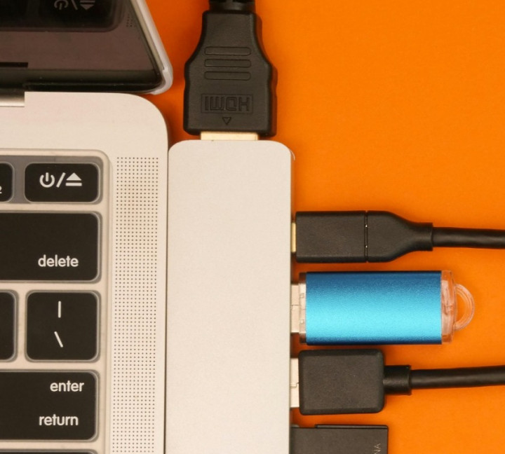 Koneksi Wired, Wireless, atau Bluetooth: Apa Sih yang Membuat Mereka Berbeda?