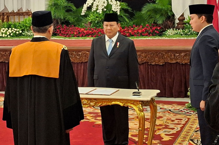Potret Prabowo Saksikan Pengucapan Sumpah Ketua MA Sunarto
