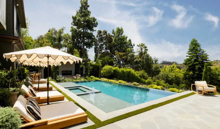 Baru Direnovasi, Sutradara Film Avengers Jual Rumahnya Seharga Rp389 Miliar