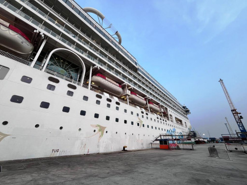 Diproduksi oleh perusahaan kapal Meyer Werft Germany, Resorts World One memiliki panjang 268 meter, lebar 32 meter, dan terdiri dari 13 deck. Dok. A. Firdaus/Medcom