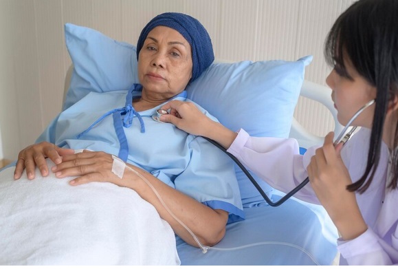 Tak Dianjurkan Kemoterapi, Pasien Kanker Usia Lanjut Disarankan Jalani Perawatan Paliatif