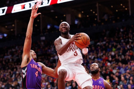 Basket NBA: Cavaliers Lumat Raptors 136-106