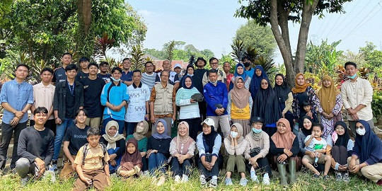 Mahasiswa Sekolah Vokasi IPB Sulap Limbah Popok Jadi Paving Block