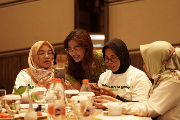 UMK Gresik Dilatih Menyelami Dunia Digital