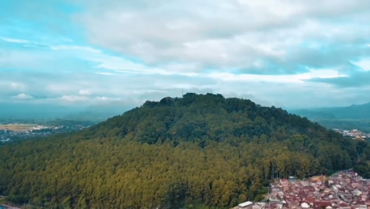 Kisah Gunung Tidar Lokasi Retret Kabinet Merah Putih: Paku Tanah Jawa sampai Akmil