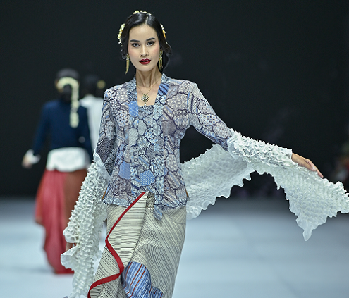 Koleksi 'Sekapur Sirih' BINHouse di Jakarta Fashion Week 2025. (Foto: Dok. JFW)