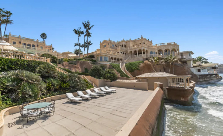 Intip Rumah Miliarder Seharga Rp1,6 Triliun, Ada Pantai Pribadi