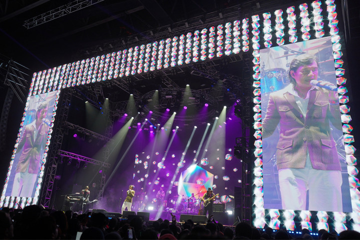 Katon Bagaskara Tembak Once Suruh Nyanyi Lagu “ Romansa” Saat Konser KLa Project