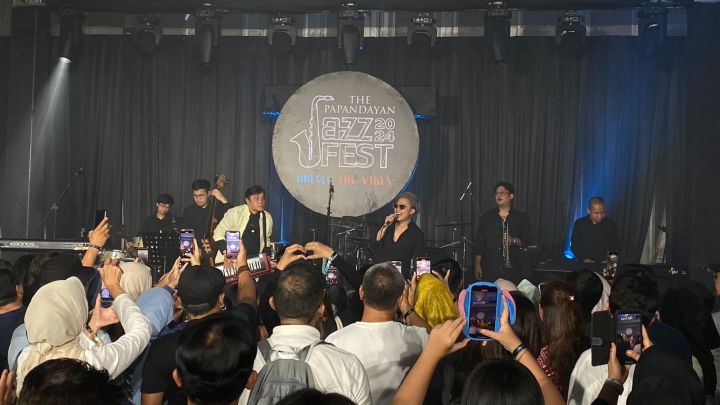 Musik Etnik Iringi Penampilan Sandhy Sandoro dan Dwiki Darmawan di The Papandayan Jazz