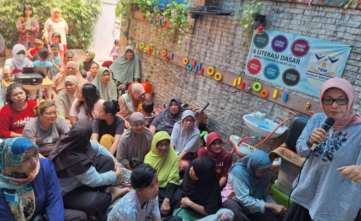 Ibu-ibu pun Belum Terlambat Belajar <i>Public Speaking</i>