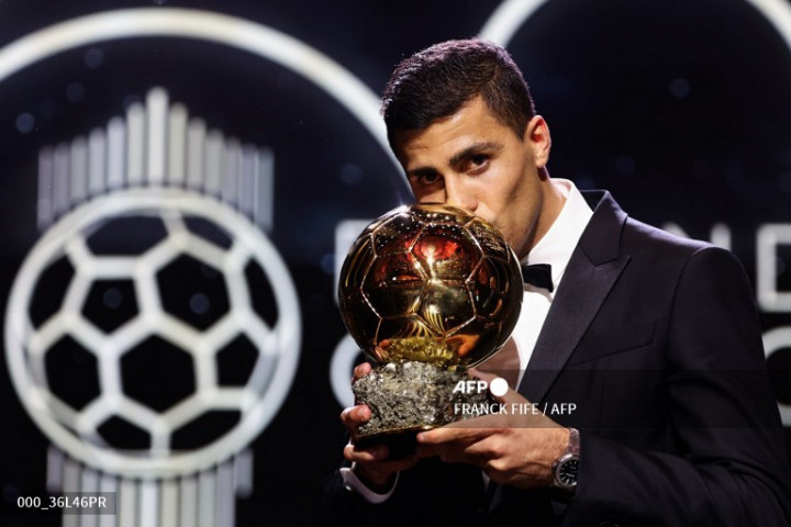 Rodri Raih Penghargaan Ballon d'Or 2024