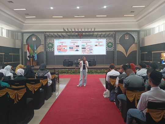 Siswa Lebih Kenal dengan Pospay dalam Roadshow Beasiswa OSC di Unisma