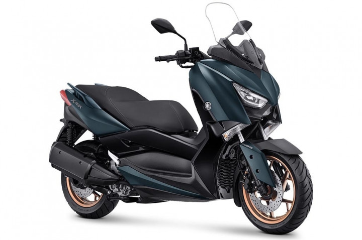 Yamaha XMAX: Skutik Premium untuk Pengalaman Berkendara yang Elegan dan Bertenaga