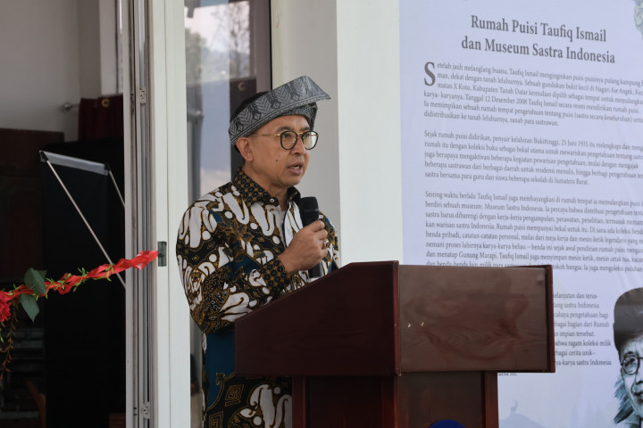 Fadli Zon Resmikan Museum Sastra Indonesia dan Rumah Puisi Taufiq Ismail