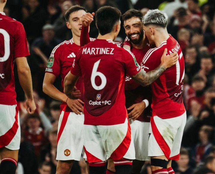 MU Bantai Leicester City 5-2, Mendadak Fans Rival Rindu Ten Hag