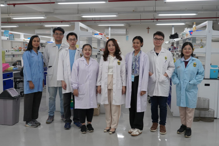 Cerita Hibah Pertama Diana, Mengubah Kariernya Jadi Ahli Mikrobiologi Pangan