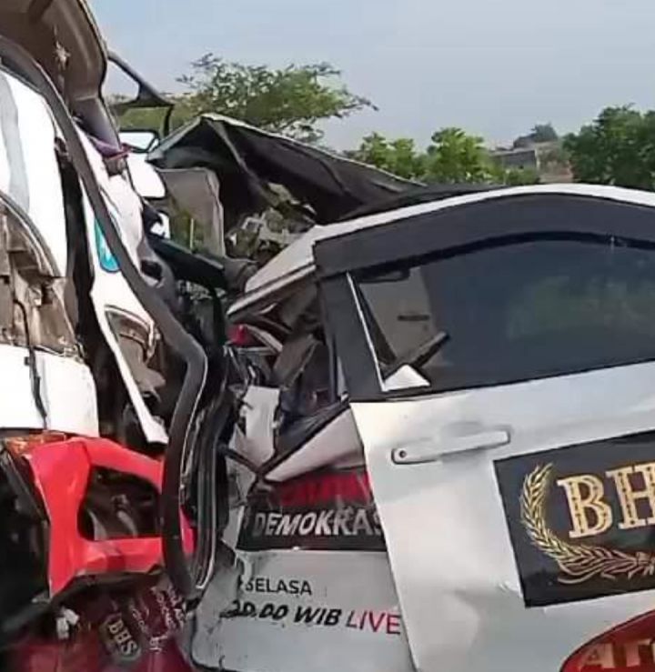 Mobil Kru TV One Kecelakaan di Tol Pemalang, 3 Tewas 2 Luka-luka