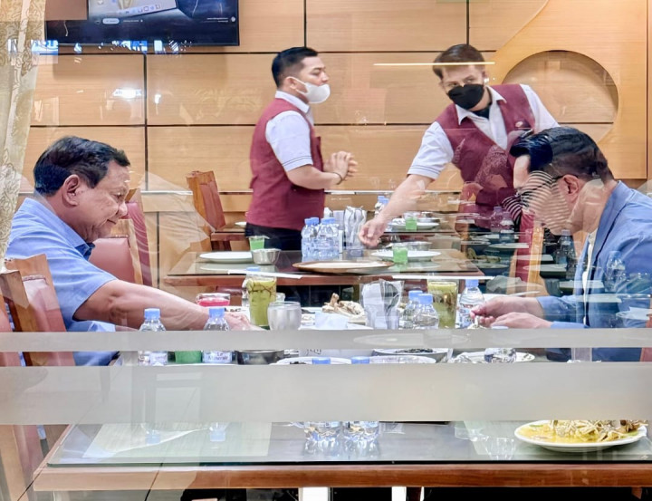 Makan Malam RK-Prabowo Pakai Menu Nasi Padang