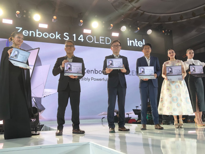 Asus Zenbook S 14 OLED Bawa Intel Core Ultra Series 2 ke Laptop Tipis Premium
