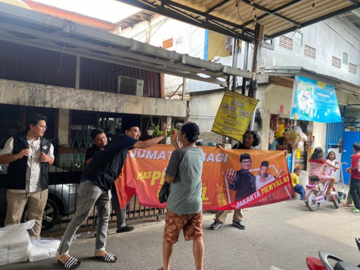 Bagikan 500 Paket Makanan, PMJ: Komitmen Pramono Dukung Program Pemerintah Pusat