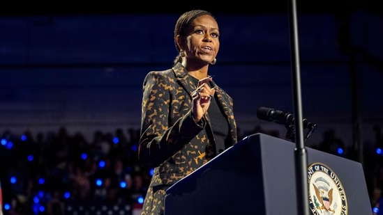 Tanpa Sebut Nama, Michelle Obama Gambarkan Trump ‘Penipu Bombastis’