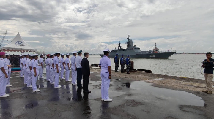 Kapal Perang Rusia Berlabuh di Surabaya Jelang Latihan Bersama TNI
