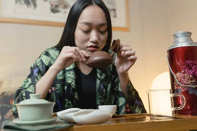 Intip 5 Manfaat Minum Air Hangat bagi Tubuh