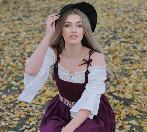 Mengenal Outfit Cottagecore, Gaya Vintage yang Lagi Populer di Media Sosial